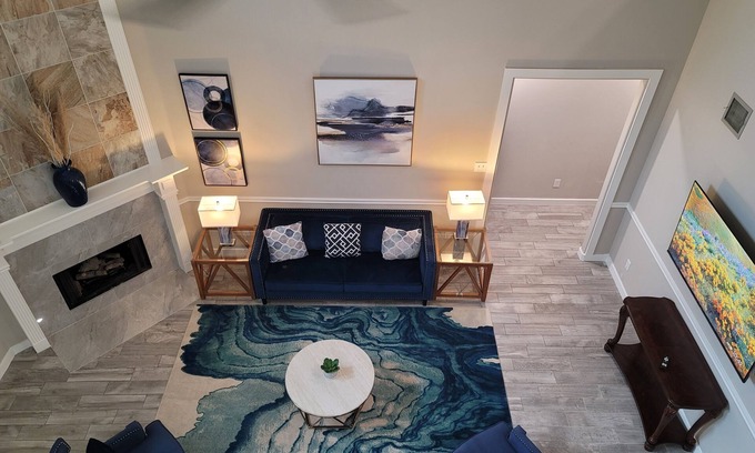 Spring House | LUXURIOUS 3800sf House in a gated subdivision includes great amenities.