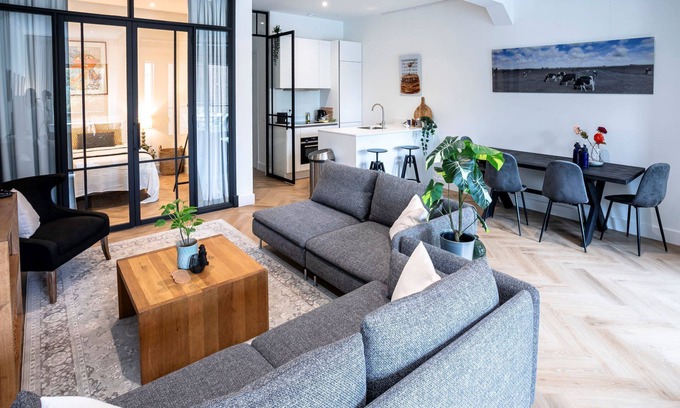 Bussum Apartment | Luxurious and tastefully furnished apartment in heart of Bussum