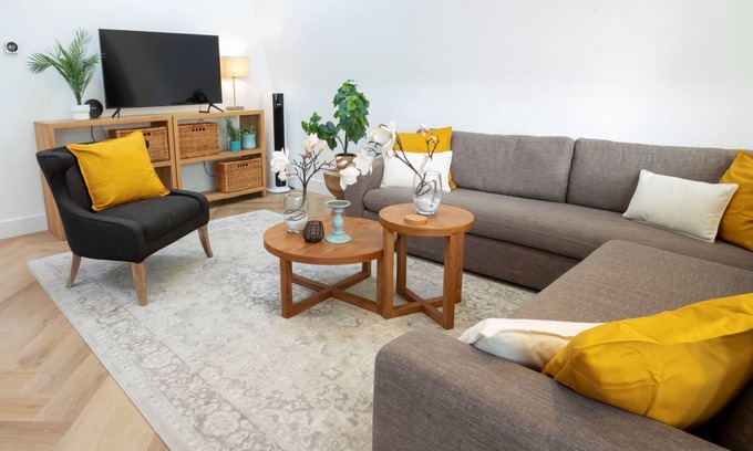 Bussum Apartment | Luxurious and tastefully furnished apartment in heart of Bussum