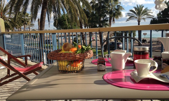 Cros-de-Cagnes Apartment | Luxurious Appt 2P - Terrace on the sea - Parking - Wifi - HIPPODROME