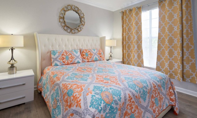 Reunion Condo | Luxurious Award Winning Newly Renovated 2+2 Condo Near Disney and Universal