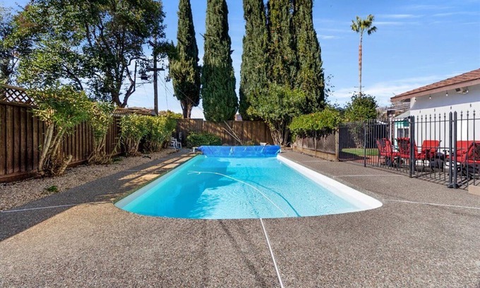 Valley View - Reed House | Luxurious & cozy Large 4 BR 2BA Home with Swimming POOL- San Jose Cambrian area