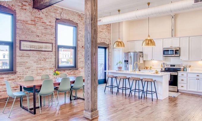 Owosso Apartment | Luxurious Downtown Owosso Loft