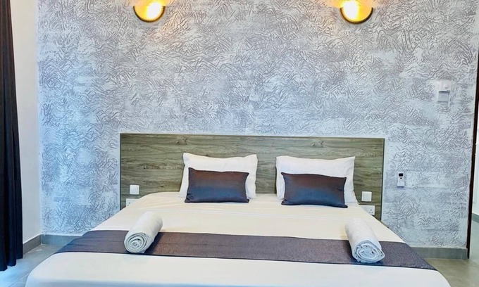 Mombasa House | Luxurious family friendly 3 bedroom with a refreshing pool in Nyali.