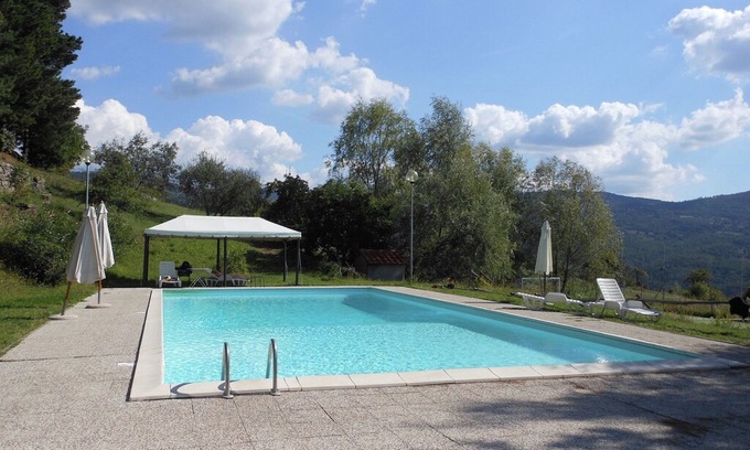 Petrognano House | Luxurious Farmhouse in Rufina with Terrace