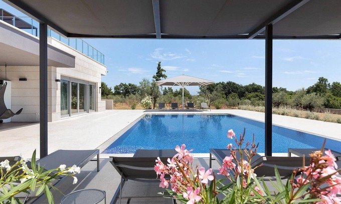 Jursici House | Luxurious home in Svetvincenat