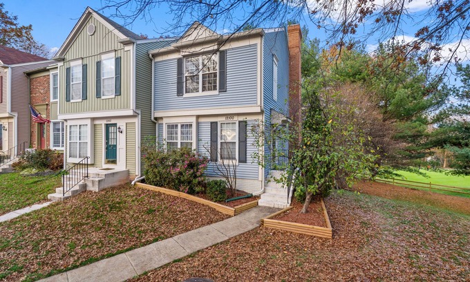 Vienna House | Luxurious home with golf course view, deck, grill, Peloton! King size bed.
