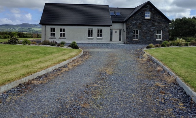 Carndonagh House | Luxurious home with stunning view of Trawbreaga Bay