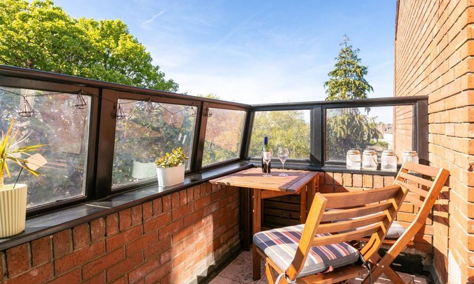 Rathfarnham Apartment | Luxurious 2-Bed Apartment - Jun-Aug Weekly Rate