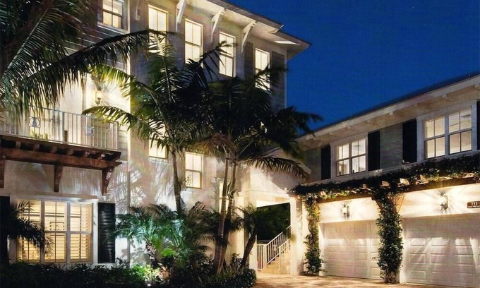 Jupiter House | Luxurious Jupiter, Southern Florida Beachside Retreat, Steps From the Ocean