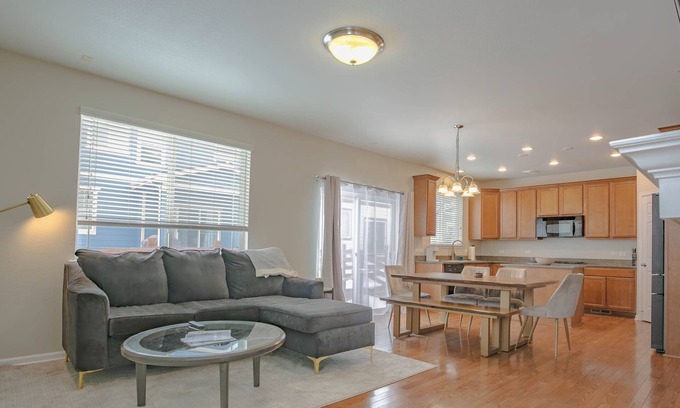 Aurora House | Luxurious Layton:3bds/2.5bath/garage