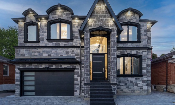 Humber Bay House | Luxurious Mansion South Toronto minutes from lake