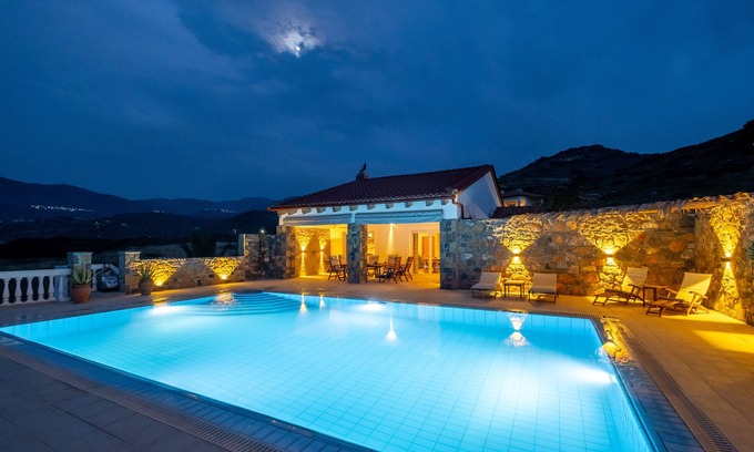 Mochlos Villa | Luxurious mansion with pool, waterfront and direct access to the water