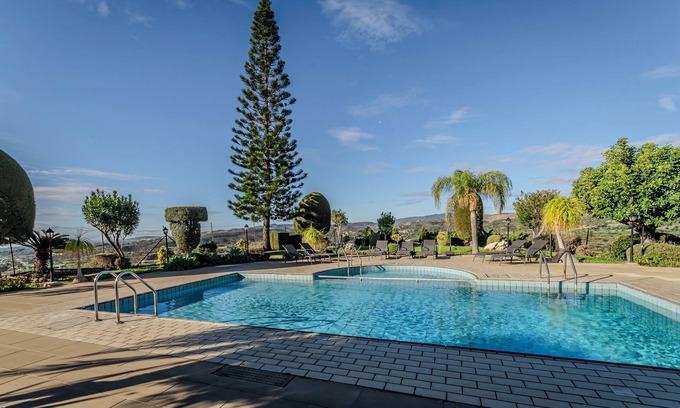 Choirokoitia Villa | Luxurious Mountain View 6-bedroom villa in historical Choirokidia