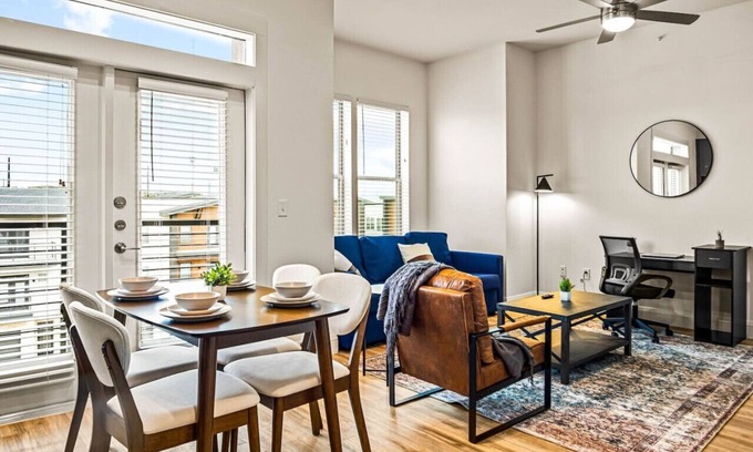 West Oak Hill Apartment | Luxurious New Unit|1Bd1Ba|Pool, Golf Sim