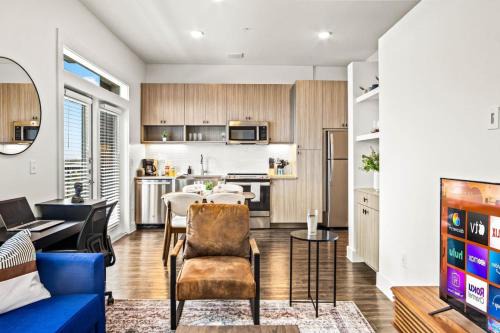 West Oak Hill Apartment | Luxurious New Unit 1Bd1Ba Pool Golf Sim