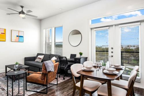 West Oak Hill Apartment | Luxurious New Unit 1Bd1Ba Pool Golf Sim