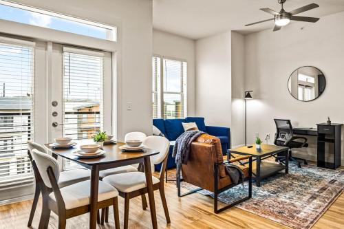 West Oak Hill Apartment | Luxurious New Unit 1Bd1Ba Pool Golf Sim