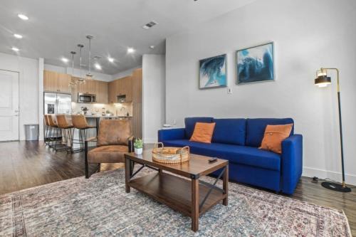 West Oak Hill Apartment | Luxurious New Unit 2Bd2B Pool, Golf Sim