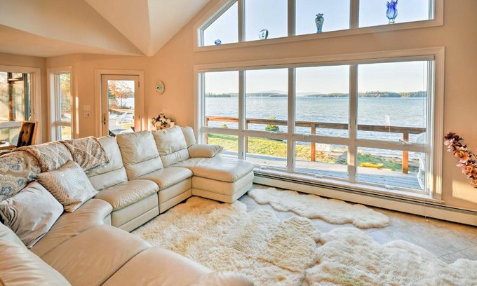 East Sullivan House | Luxurious Oceanfront Flanders Bay Home with Kayaks!
