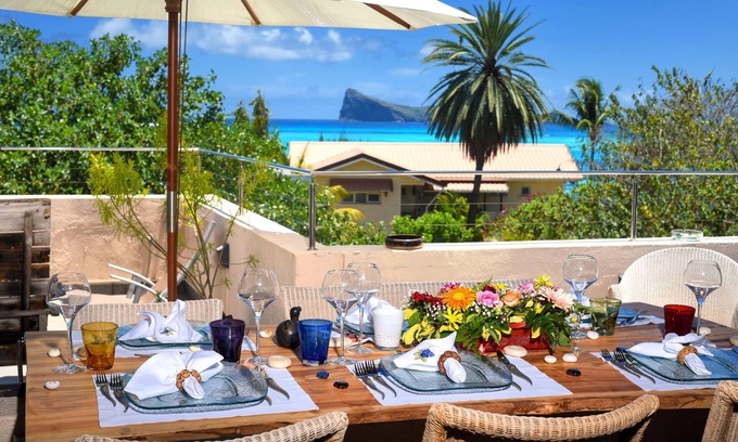 Cap Malheureux Apartment | Luxurious One Bedroom Apartment With Kitchen And Private Garden
