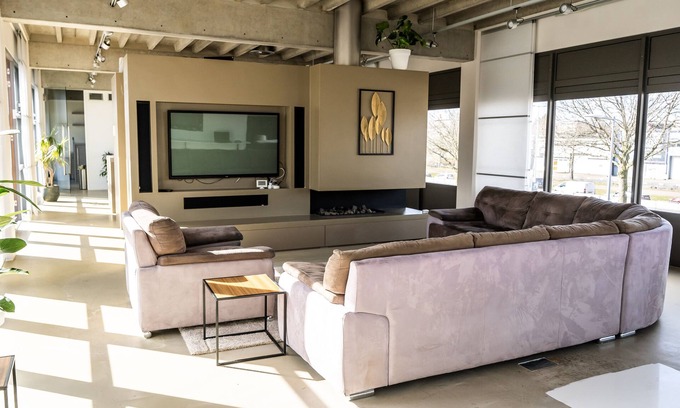 Duivendrecht House | Luxurious private room in Amsterdam in a shared Co-Working space