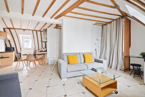 Strasbourg -Saint-Denis Apartment | Luxurious Studio Apartment Center of Paris Free NetFlix
