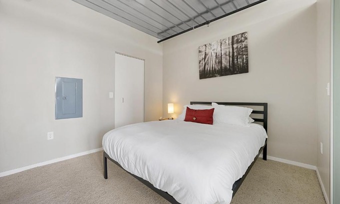 Old West Side Apartment | Luxurious Stylish Condo in Heart of Ann Arbor 514