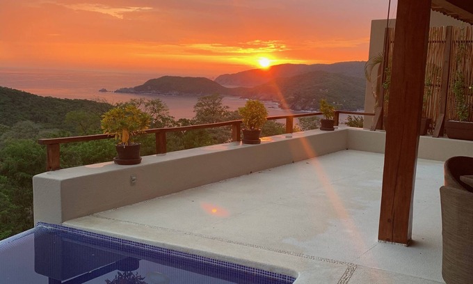 Cerro del Vigia House | Luxurious Vacation Home, Amazing Ocean Views, 4 BR 4 1/2 Baths, Private Pool!