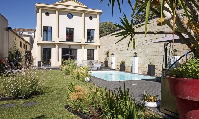 Villenave-d'Ornon Villa | Luxurious villa with heated pool 5 bedrooms + 5 bathrooms - 10 people Bordeaux