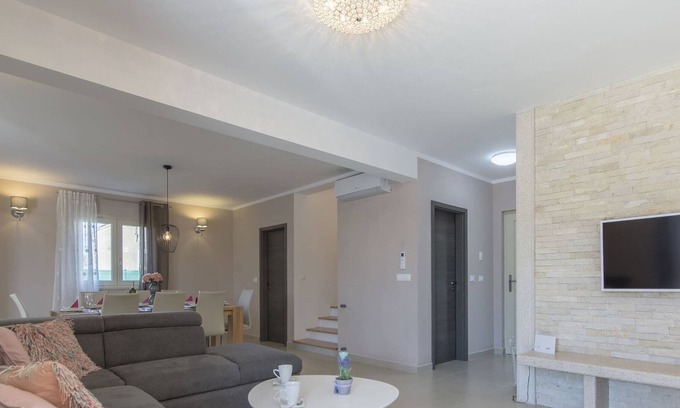 Kosinozici Cottage | Luxuriously equipped villa with private pool offers you an excellent vacation