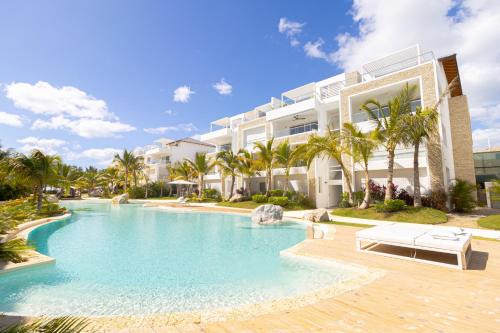 Dominicus Apartment | Luxury 1 BR at Aqua Esmeralda Private Beach Access