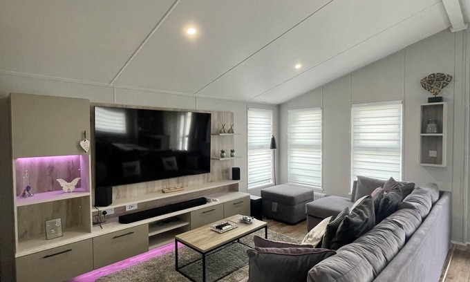 Camber Cabin | luxury 2 bed Lodge in Camber Sands