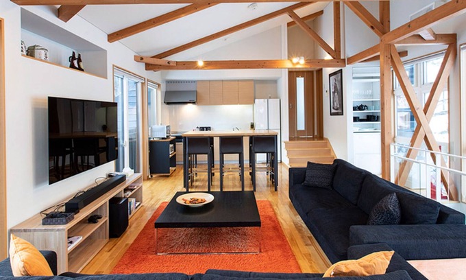 Hirafu House | Luxury 2 Bed Ski Chalet with Hot tub, Niseko Chalet 1007