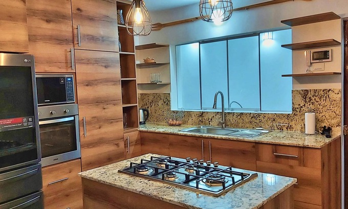 Chancay House | Luxury 2BR/2BA with Jacuzzi - 7 min walk to Ocean