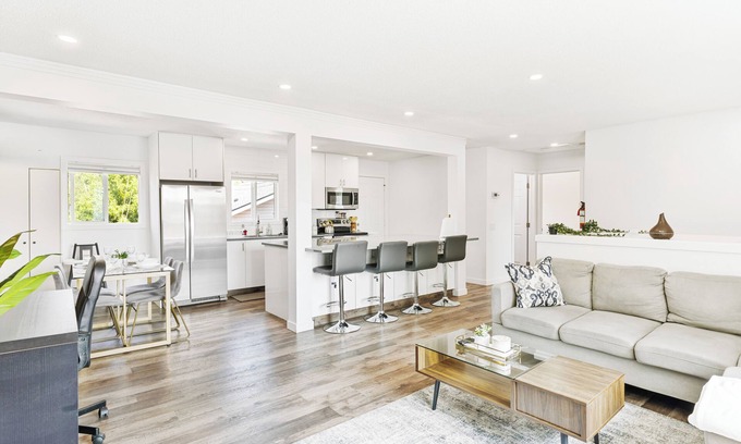 Southeast Calgary House | Luxury 2BR Home: A/C | Fast WiFi | BBQ | Rainfall Showers I Near Downtown