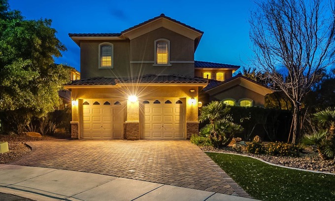 Green Valley Ranch House | Luxury 3 Bed/3.5 bath Residence with Sparkling Heated Pool