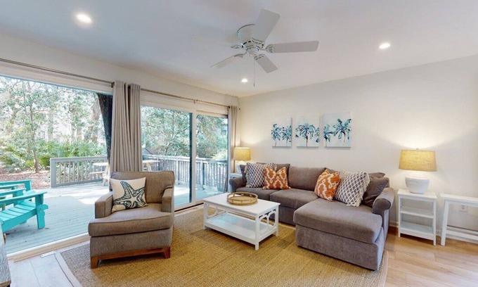 Palmetto Dunes Condo | Luxury 3-Bedroom Condo: Beach Access, Private Pool & Pickleball Court Await!