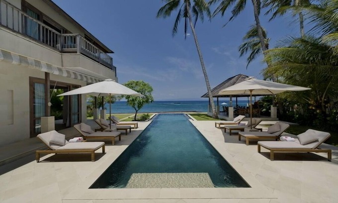 Candi Dasa Villa | Luxury 4BR Waterfront Villa - Candidasa! 6Min Drive To The Beach! W/Swim Pool!