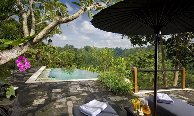 Samplangan Villa | Luxury 5 Beds Villa W/Waterfall, 13Min Drive To Money Forest! -W/Infinity Pool!