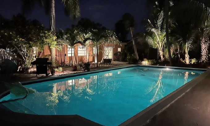 Boynton Beach House | Luxury 7 Bedroom 5 Bath Mini Resort with Pool in Backyard Tropical Paradise!
