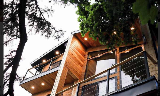 Holladay Cottage | Luxury Alpine Treehouse