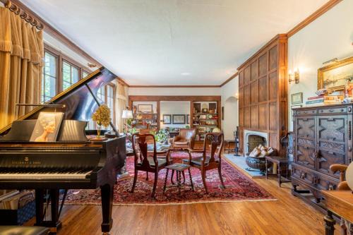 Central Gardens House | Luxury and Old World Charm in Historic Midtown