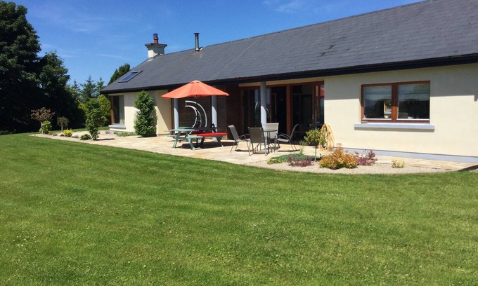 Ballina House | Luxury and spacious 6-bedroom house in marvelous Ballina with many amemities.