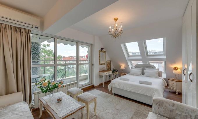Sofia City Center Apartment | Luxury and Sunny Studio with a view in TOP Centre