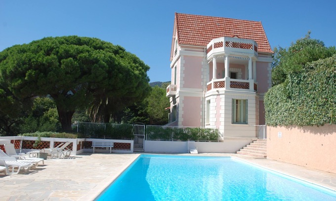 Cavalaire-sur-Mer Apartment | Luxury Apartment in Art Nouveaux House in Cavalaire sur Mer near St Tropez