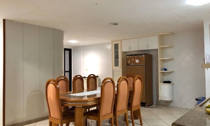 Praia do Morro Apartment | Luxury apartment in front of Praia do Morro with 5 suites and 4 parking spaces