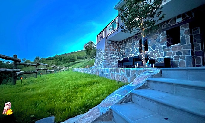Cuestespines Cottage | LUXURY APARTMENT IN THE CENTER OF ASTURIAS WITH FIREPLACE AND INTERIOR JACUZZI