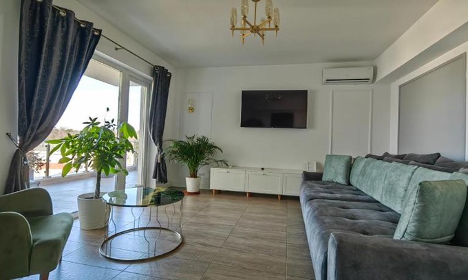 Craiova Apartment | Luxury apartment private parking self check-in54