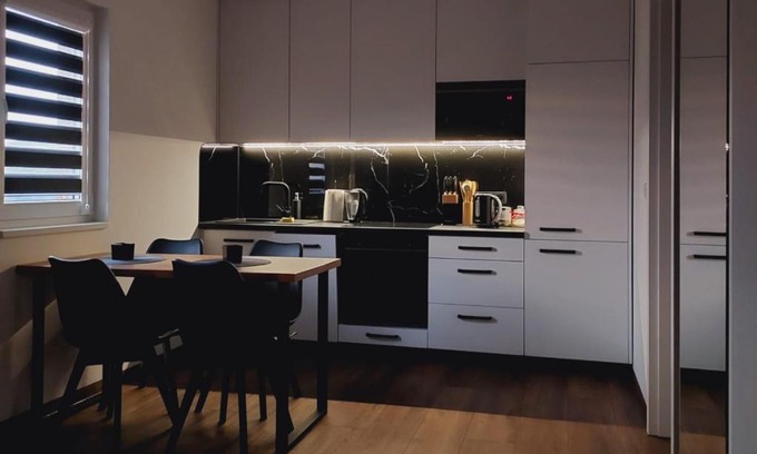 Kielce Apartment | Luxury Apartments Bernardyńska Domek 1 , 2